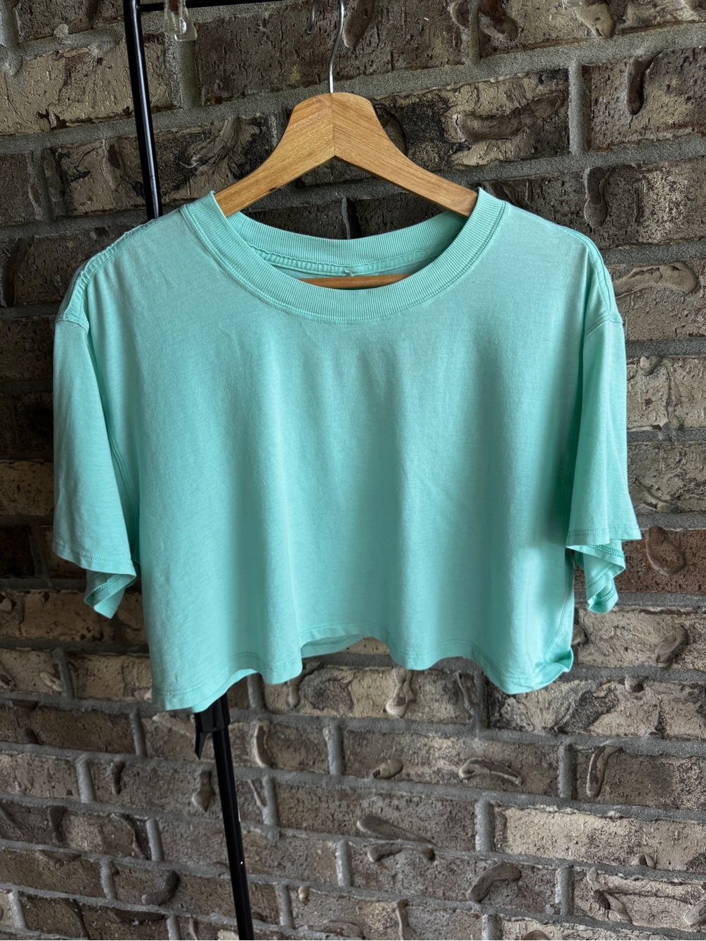 Lululemon All Yours Cropped T-Shirt
Wild Mint Sz 8 - Picture 8 of 8